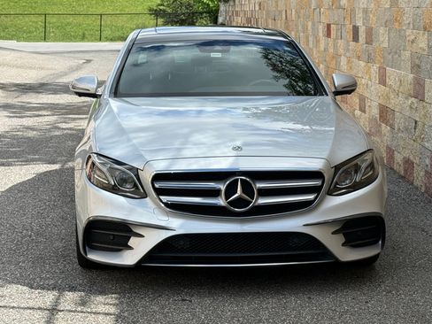 Used 2019 Mercedes-Benz E 300 image 2