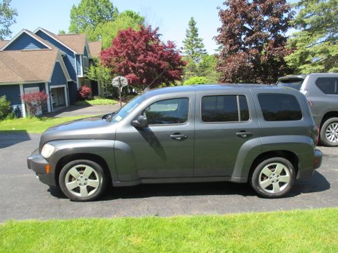 Used 2011 Chevrolet HHR LS image 1