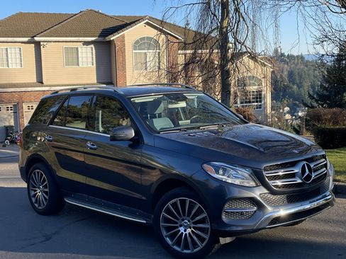Used 2016 Mercedes-Benz GLE 350 350 4MATIC Sport Utility 4D image 2