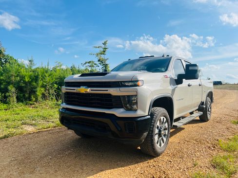 Used 2026 Chevrolet Silverado 2500 Custom w/ Z71 Off-Road Package AWD/4WD image 12
