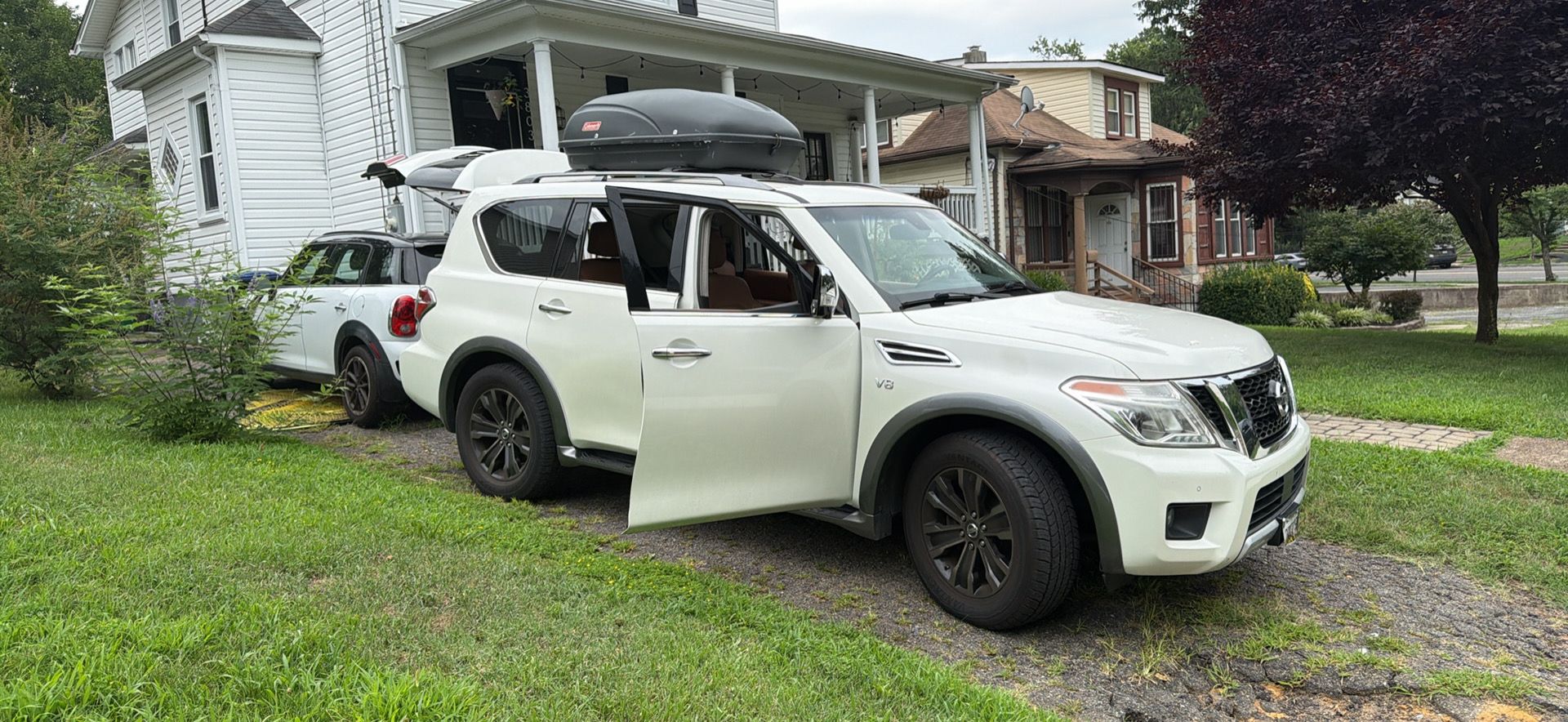 Used 2017 Nissan Armada Platinum w/ Captain Seat Package AWD/4WD image 2
