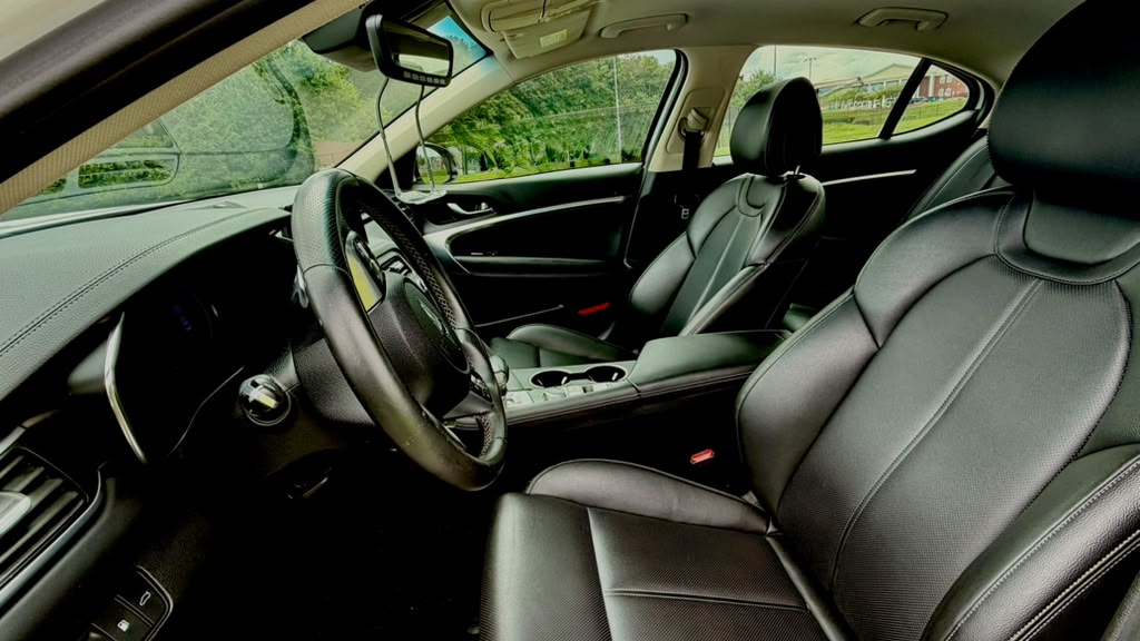 Used 2022 Genesis G70 2.0T RWD image 14