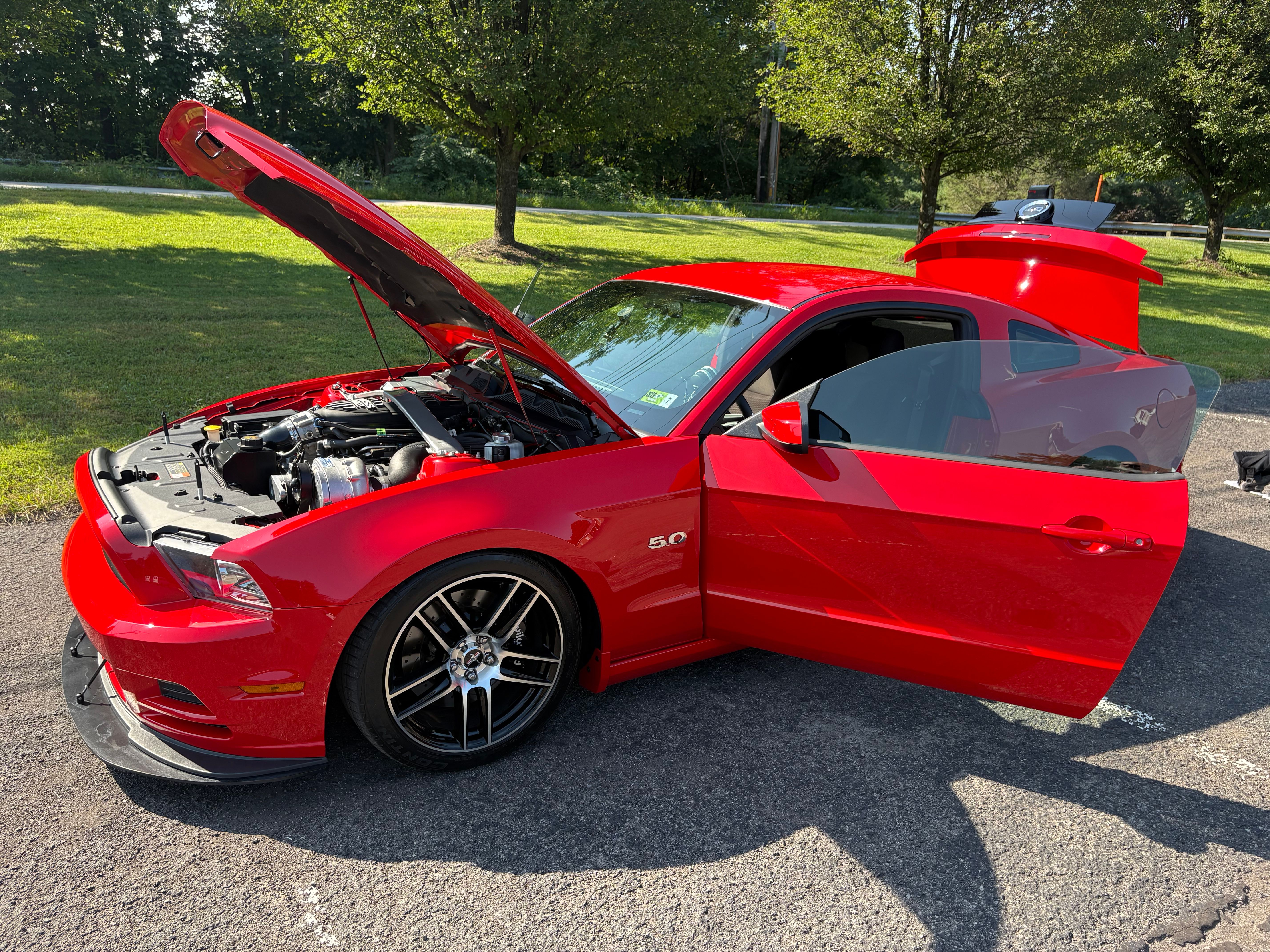 Used 2014 Ford Mustang GT RWD image 11