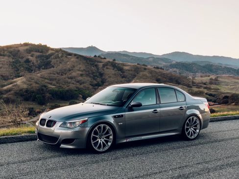 Used 2006 BMW M5 image 2