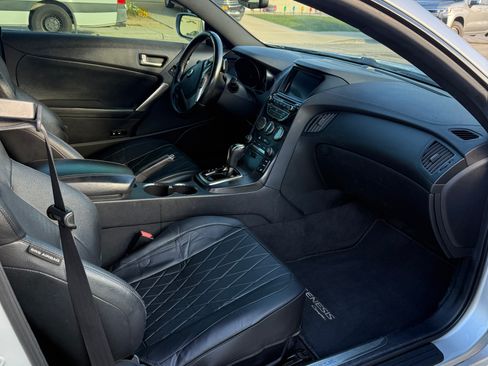 Used 2014 Hyundai Genesis 3.8 image 25