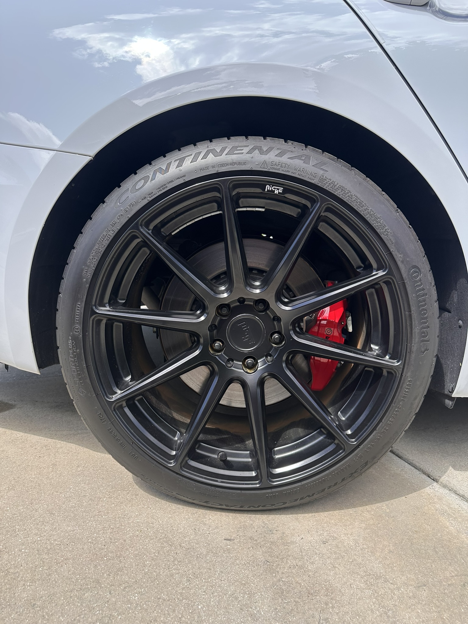 Used 2023 Genesis G70 3.3T w/ Sport Prestige Package AWD/4WD image 9
