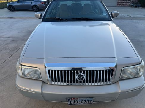 Used 2010 Mercury Grand Marquis LS image 1