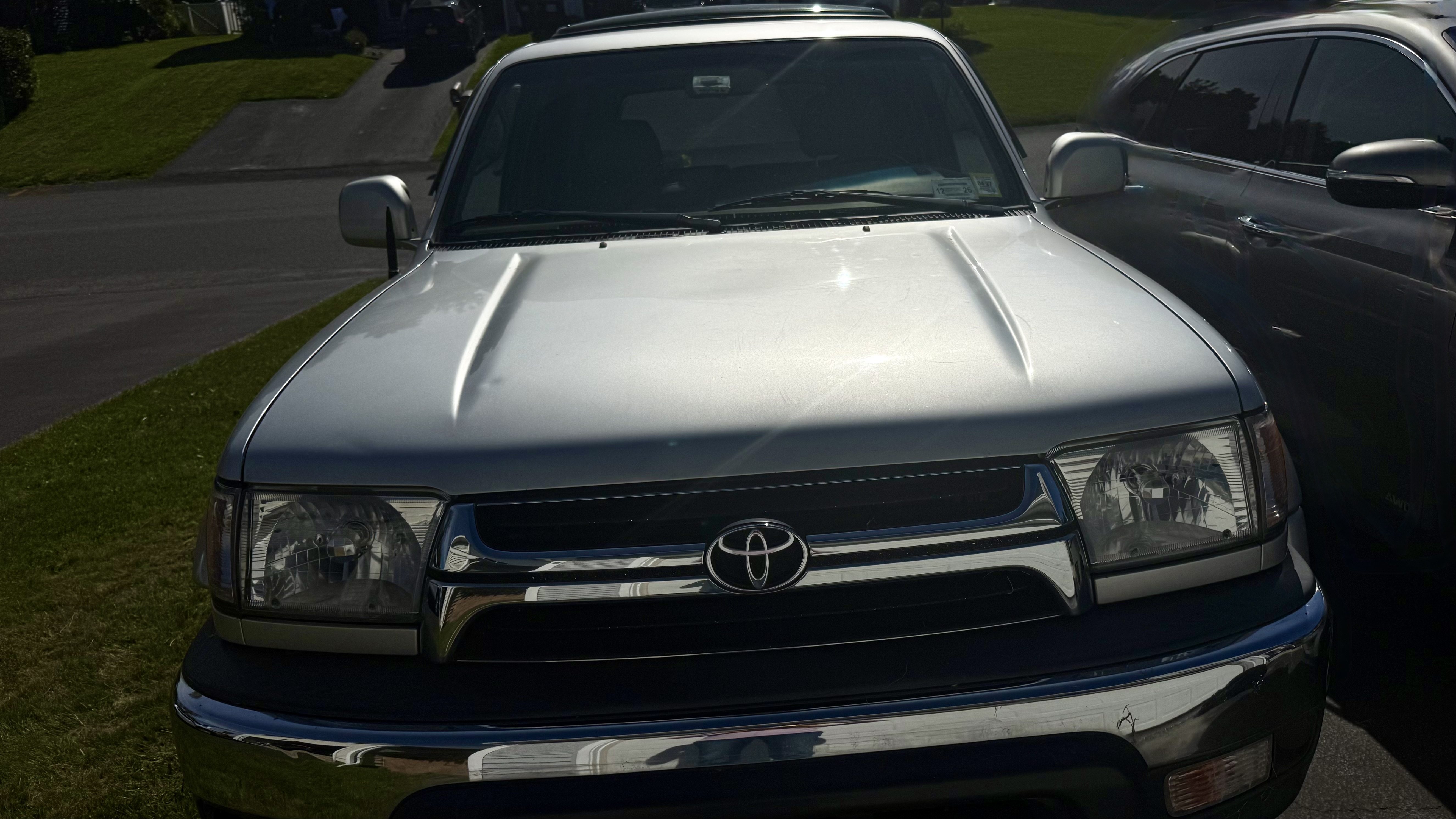 Used 2002 Toyota 4Runner SR5 AWD/4WD image 1