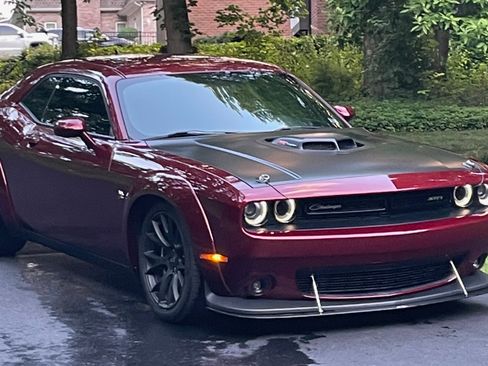 Used 2018 Dodge Challenger R/T Scat Pack image 1
