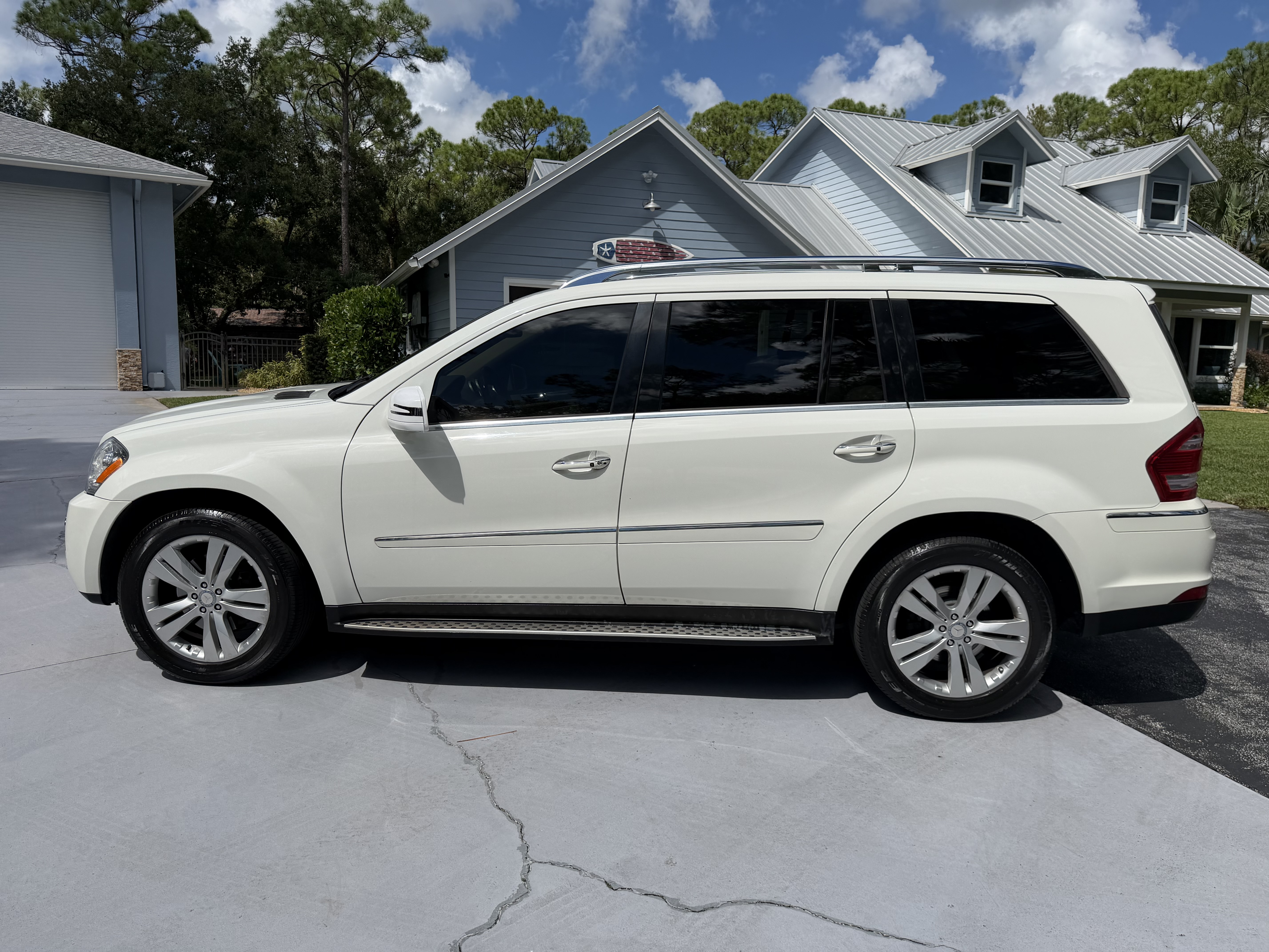 Used 2011 Mercedes-Benz GL 450 4MATIC w/ Premium 2 Pkg image 27