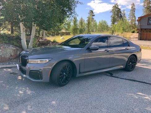 Used 2022 BMW 750i xDrive w/ Executive Package AWD/4WD image 1