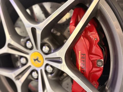 Used 2017 Ferrari California T image 16