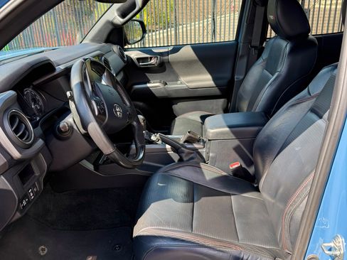 Used 2018 Toyota Tacoma TRD Pro AWD/4WD image 13