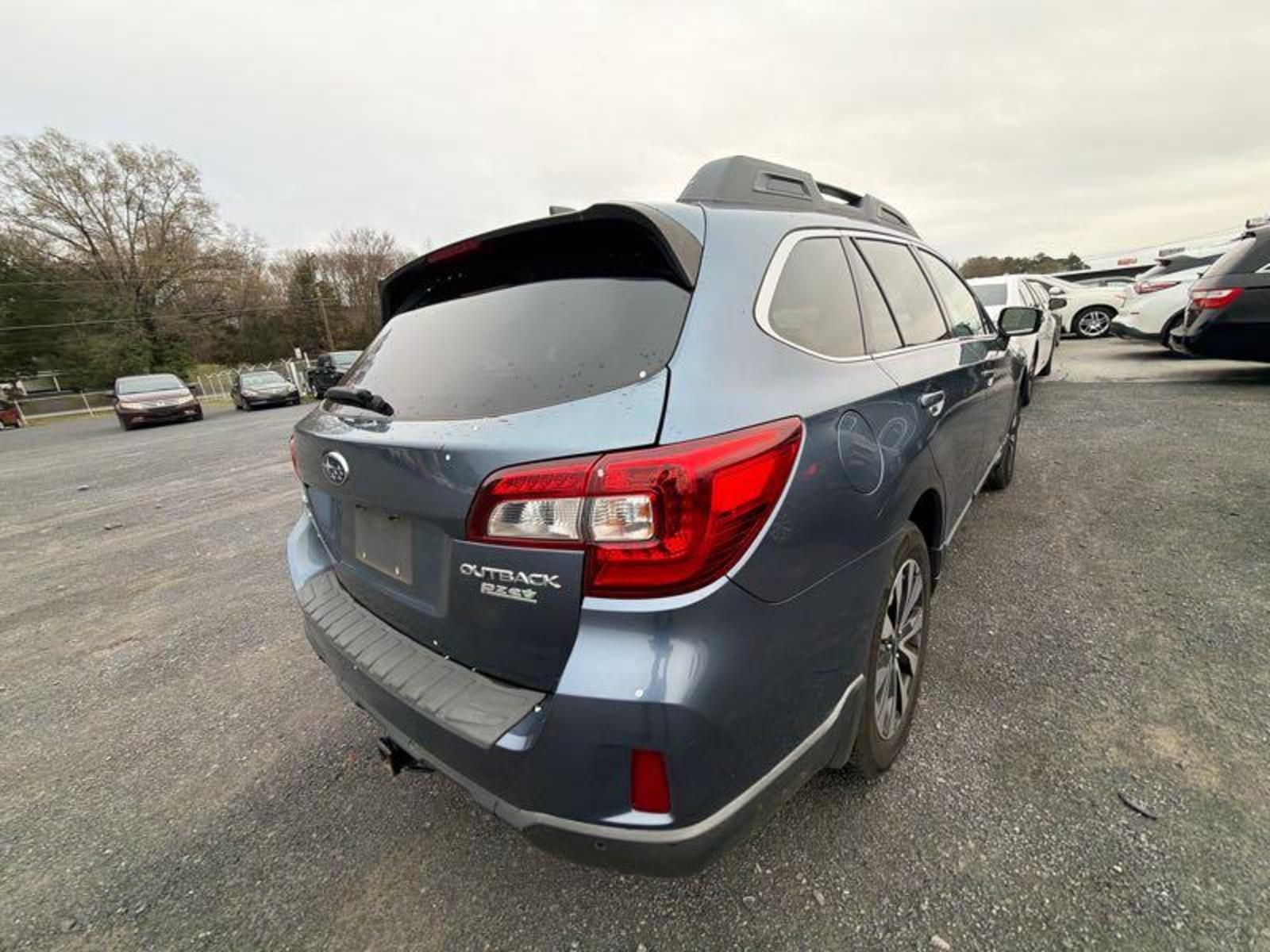 Used 2017 Subaru Outback 2.5i Limited AWD/4WD image 6