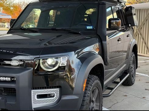 Used 2023 Land Rover Defender 110 S image 5