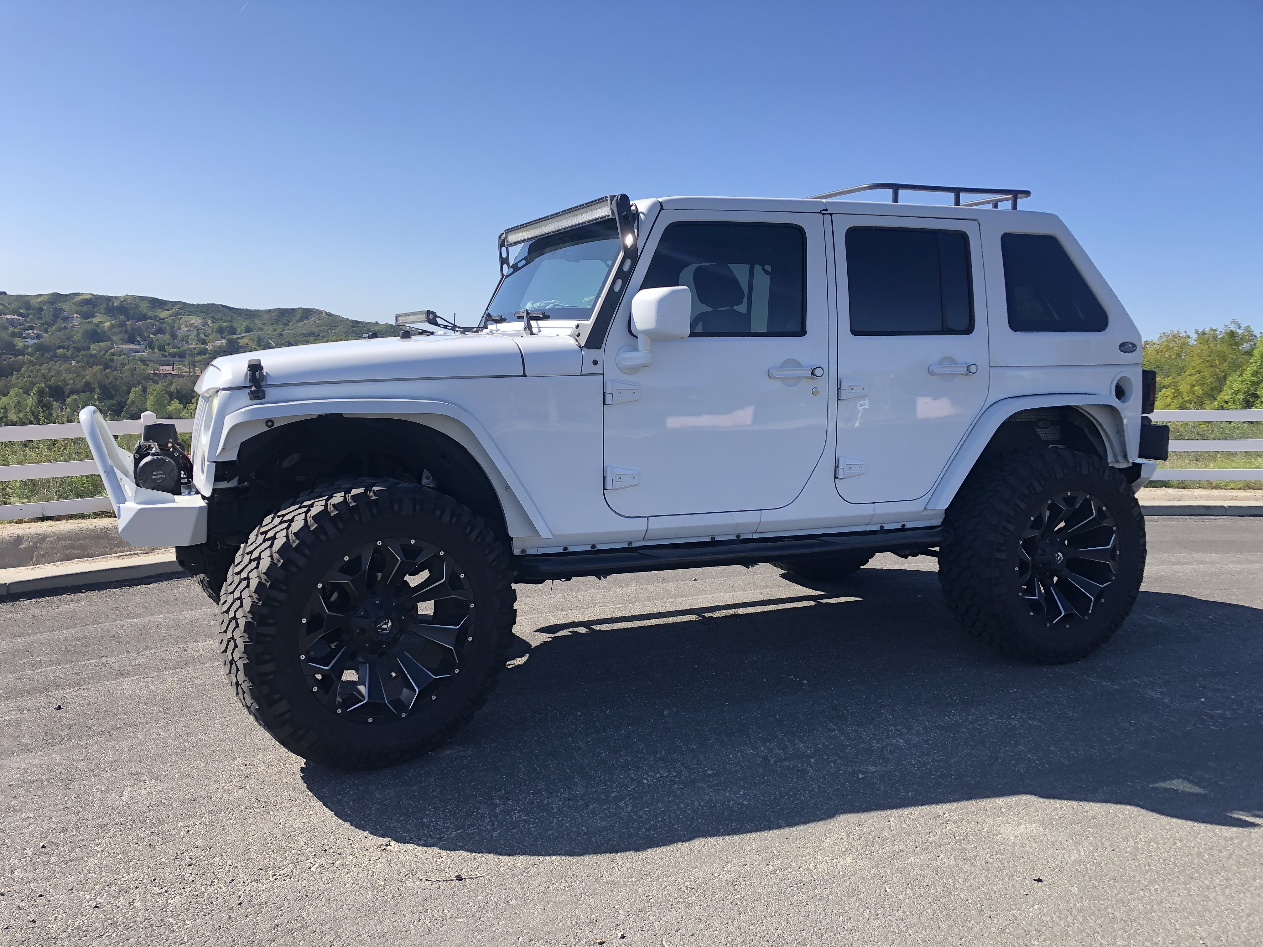 Used 2015 Jeep Wrangler Unlimited Sahara w/ Connectivity Group AWD/4WD image 6