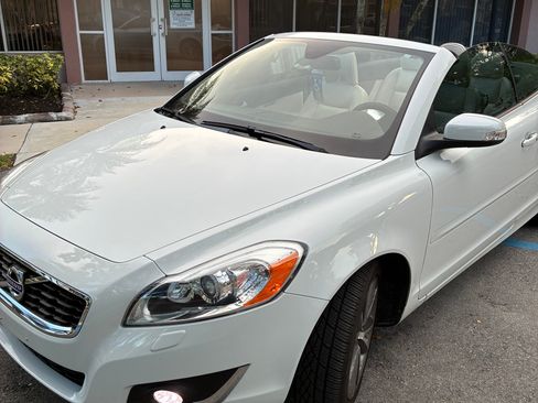 Used 2013 Volvo C70 T5 FWD image 4