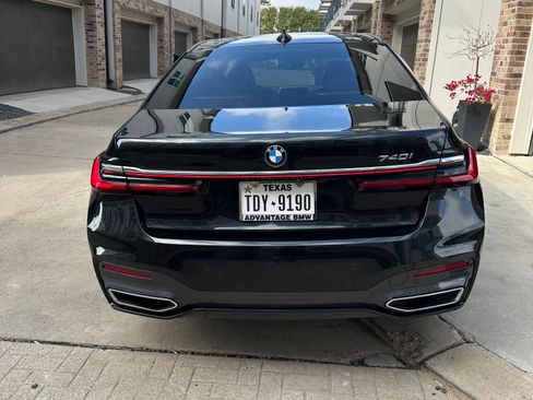 Used 2020 BMW 740i w/ M Sport Package image 4