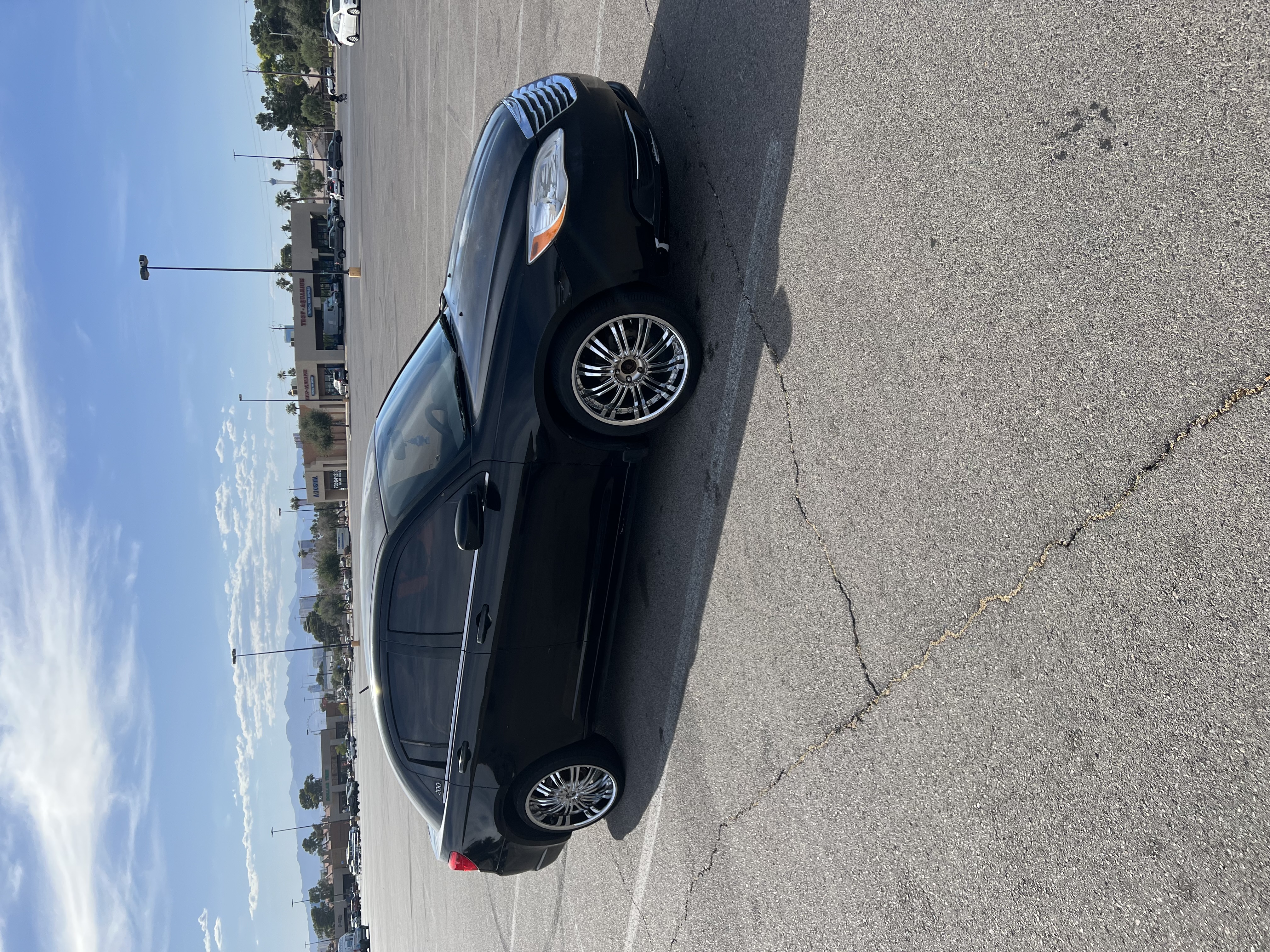 Used 2013 Chrysler 200 LX FWD image 1