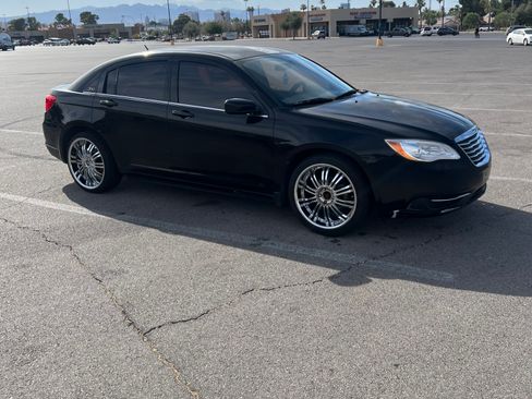 Used 2013 Chrysler 200 LX FWD image 1