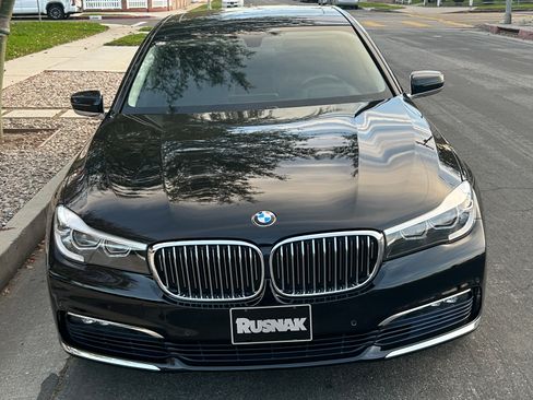 Used 2016 BMW 740i image 2