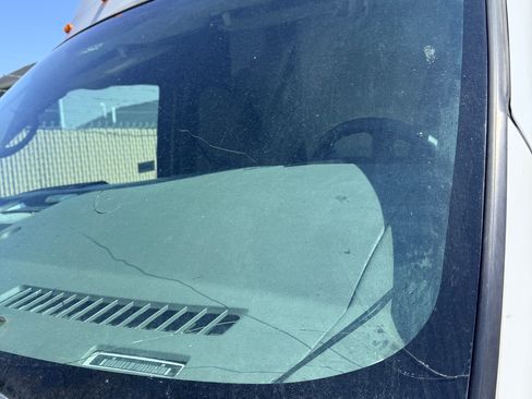 Used 2014 Chevrolet Express 3500 image 12