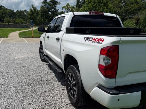 Used 2021 Toyota Tundra SR5 w/ TRD Off-Road Plus Package AWD/4WD image 10