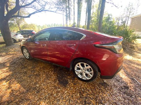 Used 2018 Chevrolet Volt Premier w/ Driver Confidence Package image 8
