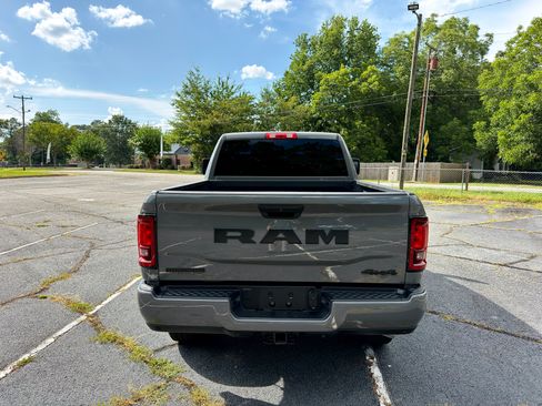 Used 2025 RAM 2500 Big Horn AWD/4WD image 5