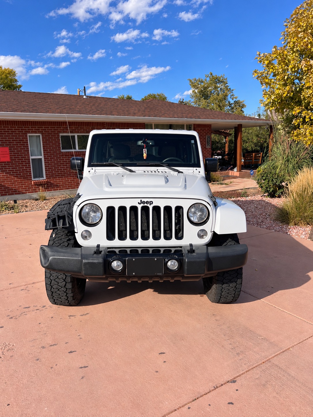 Used 2015 Jeep Wrangler Unlimited Sahara AWD/4WD image 5