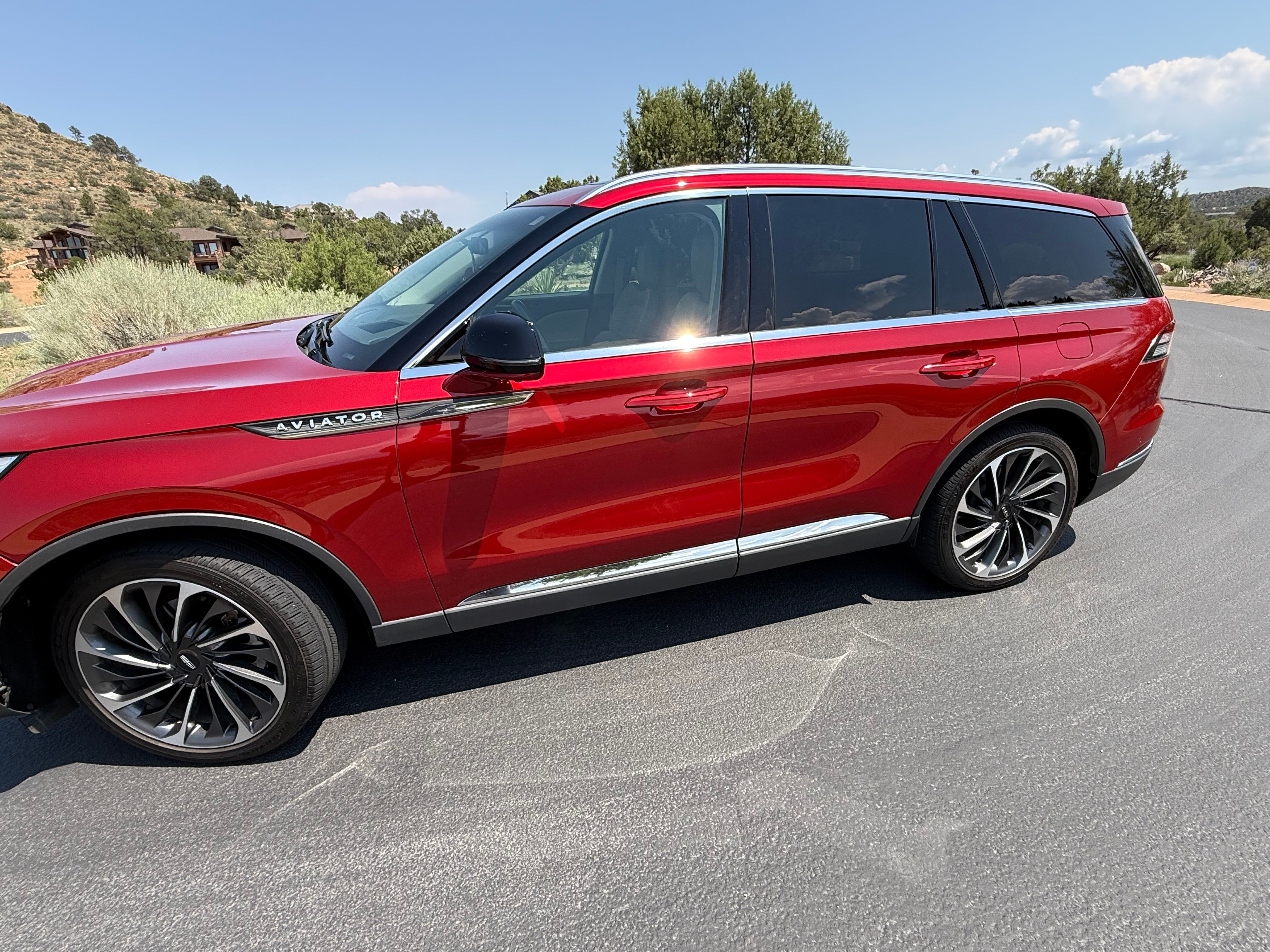 Used 2020 Lincoln Aviator Reserve w/ Equipment Group 202A AWD/4WD image 10