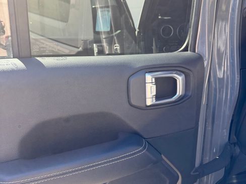 Used 2022 Jeep Wrangler Unlimited Sahara w/ Cold Weather Group image 11