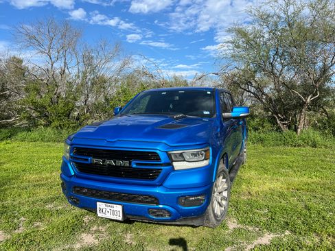 Used 2020 RAM 1500 Laramie w/ Sport Appearance Package image 7