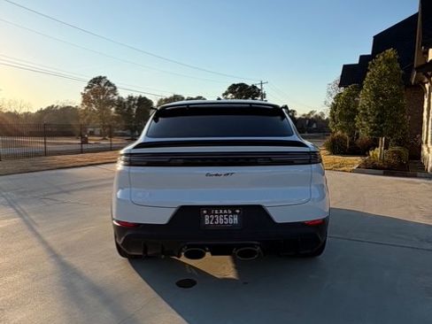 Used 2024 Porsche Cayenne Turbo GT image 9