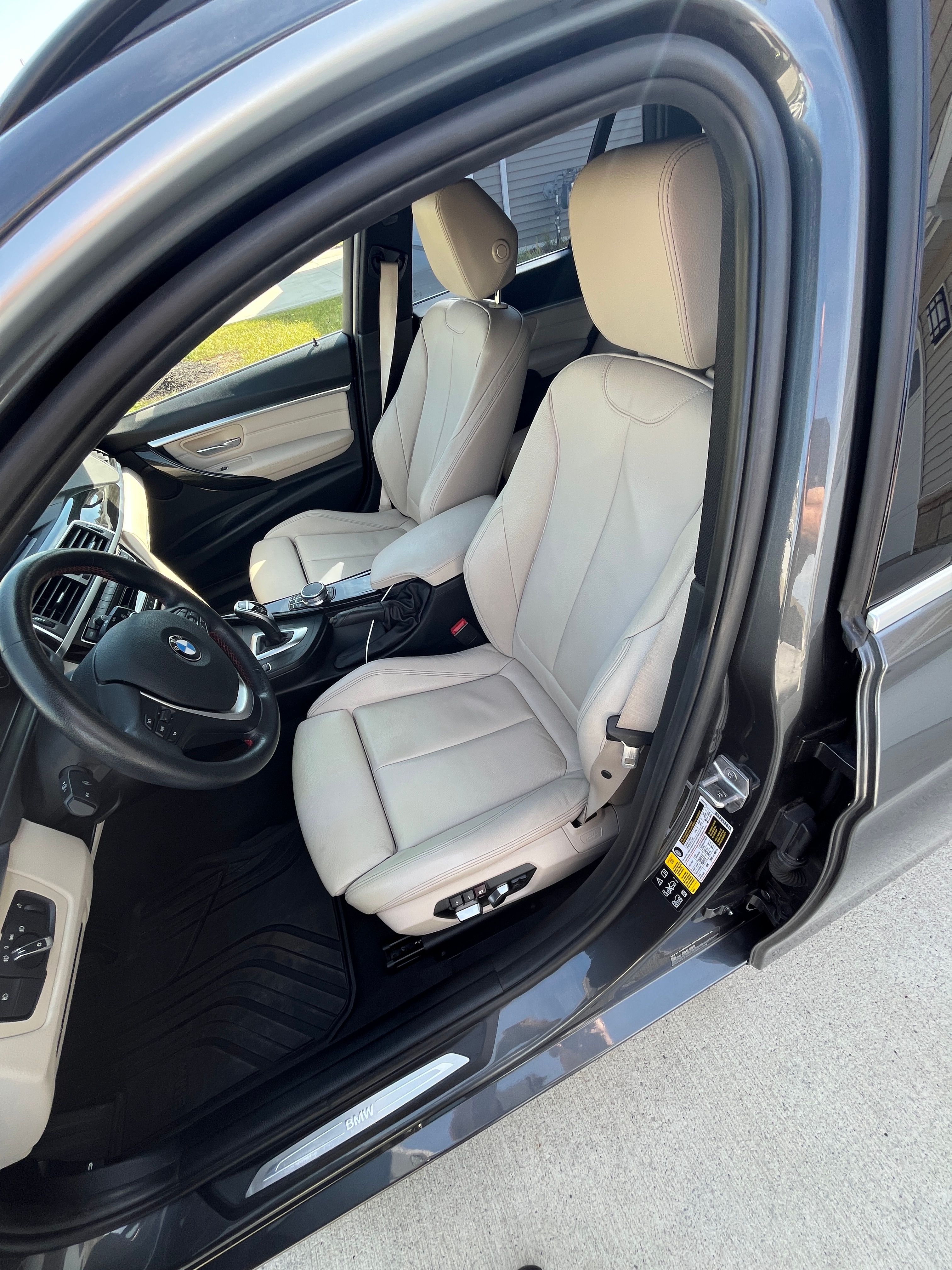 Used 2018 BMW 330i xDrive Wagon AWD/4WD image 14