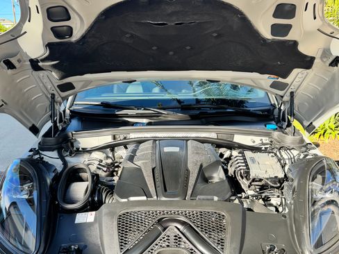 Used 2021 Porsche Macan GTS image 11