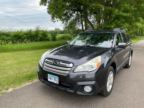 Used 2013 Subaru Outback 2.5i Premium w/ All-Weather Pkg AWD/4WD image 8