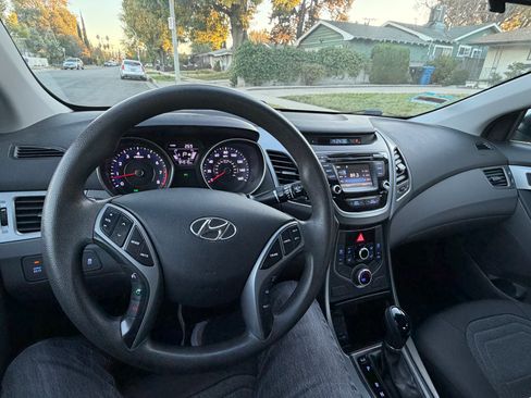 Used 2015 Hyundai Elantra SE w/ Option Group 02 image 13