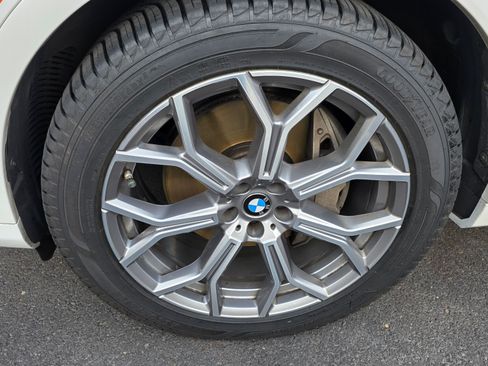 Used 2021 BMW X7 xDrive40i w/ Premium Package image 13