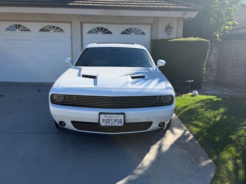 Used 2016 Dodge Challenger R/T Plus image 4