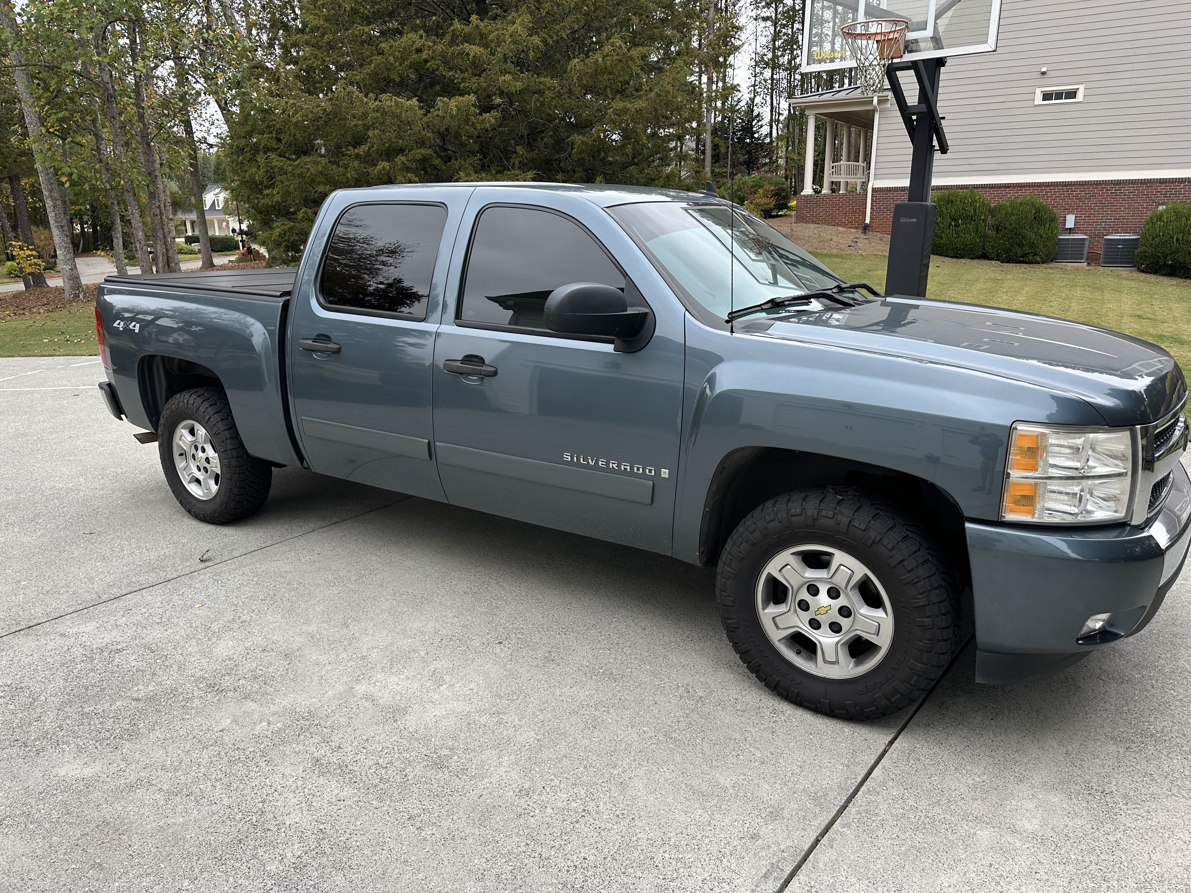 Used 2007 Chevrolet Silverado 1500 LT w/ 2LT Convenience Package AWD/4WD image 12