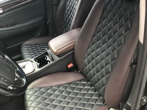 Used 2012 Hyundai Genesis 3.8 image 5