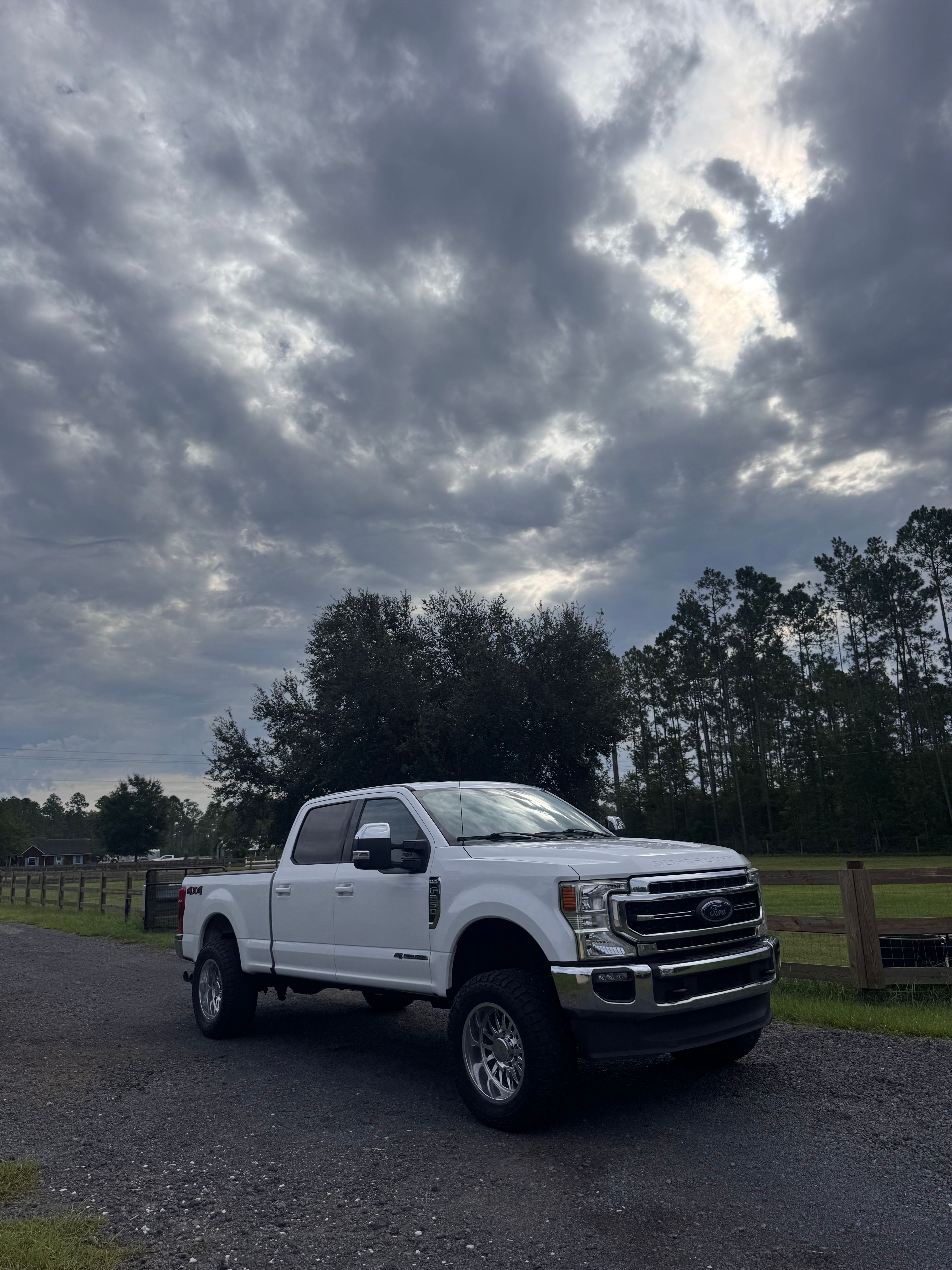 Used 2021 Ford F250 Lariat w/ Lariat Value Package AWD/4WD image 1