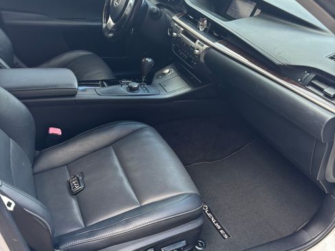 Used 2014 Lexus ES 350 350 Sedan 4D w/ Premium Package image 11