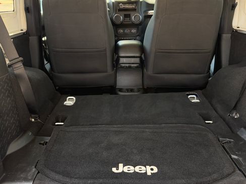 Used 2012 Jeep Wrangler Sport image 8