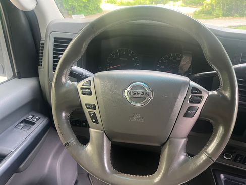 Used 2013 Nissan NV 3500 SL w/ Technology Pkg image 10