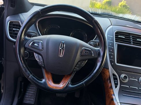 Used 2016 Lincoln MKX Reserve w/ Climate Package AWD/4WD image 16