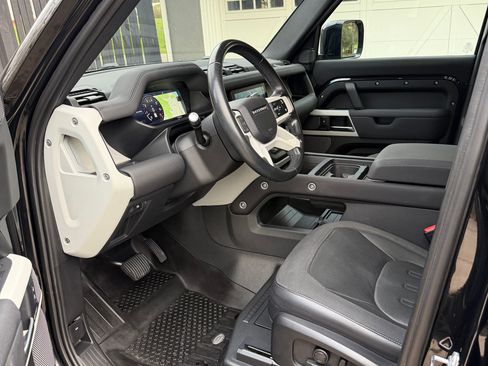 Used 2020 Land Rover Defender 110 SE image 10