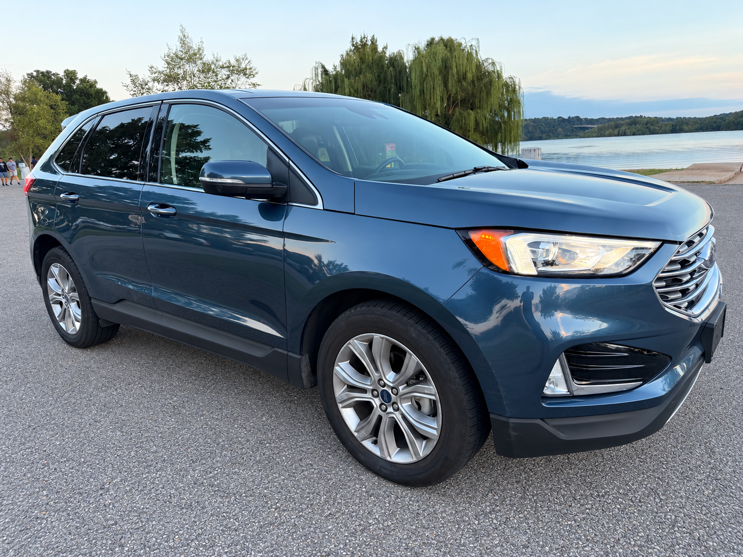 Used 2019 Ford Edge Titanium w/ Cold Weather Package FWD image 1
