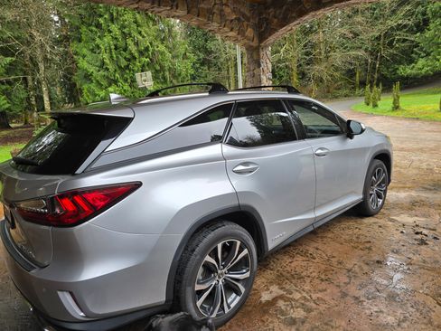 Used 2018 Lexus RX 450hL Premium w/ Premium Package image 22